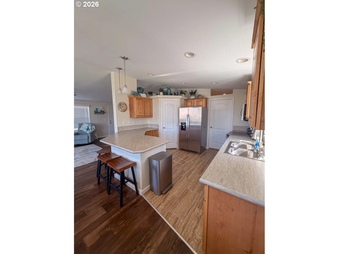 Photo of 1060 CEDAR LOOP