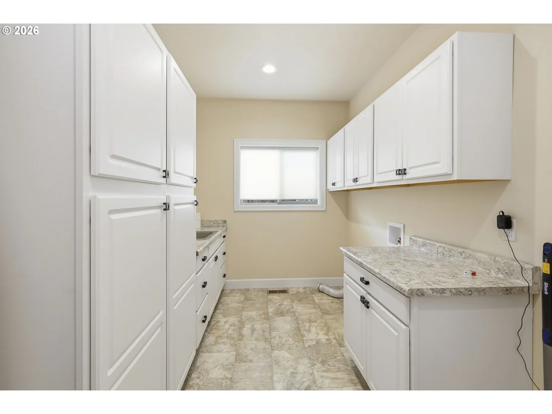 Photo of 106 HANSEN LN