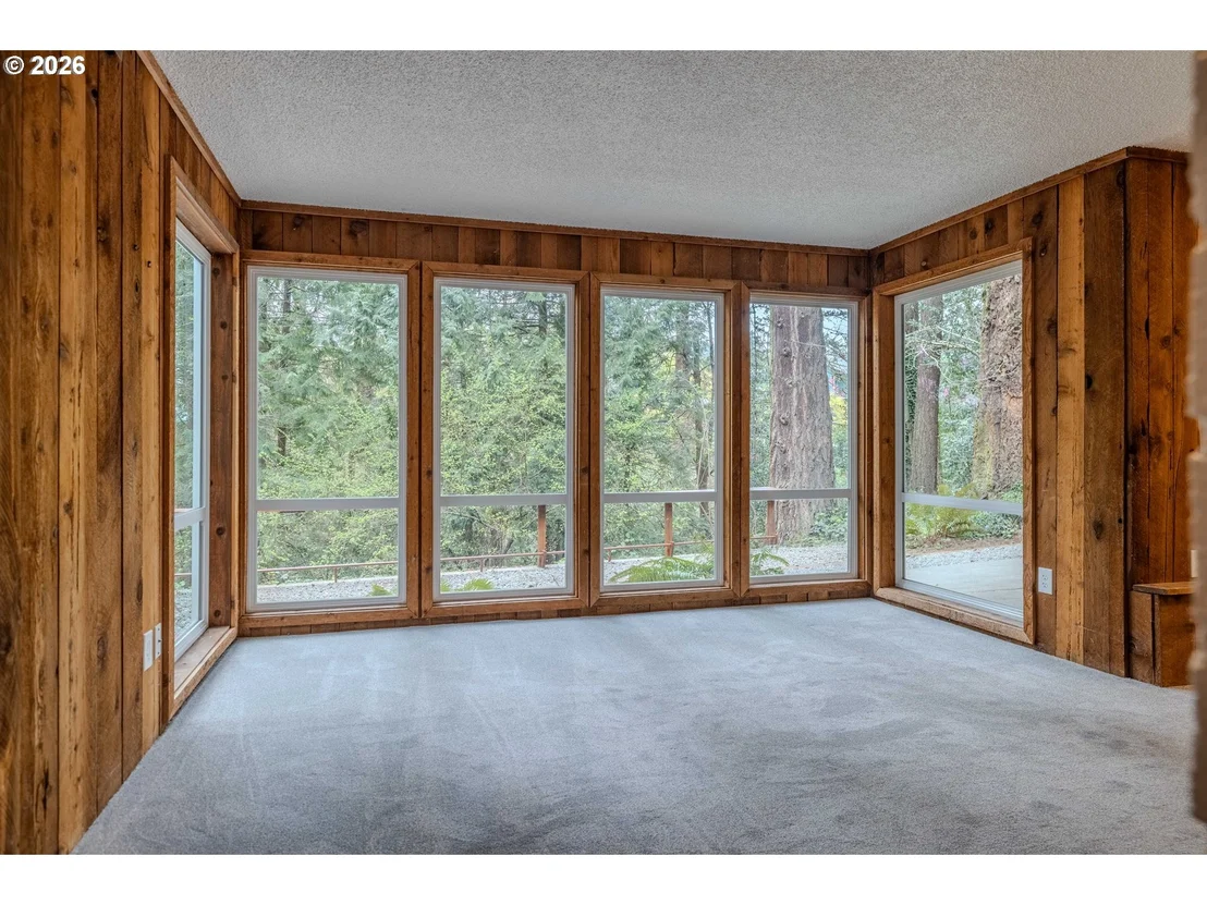 Photo of 1880 SW HEINEY RD