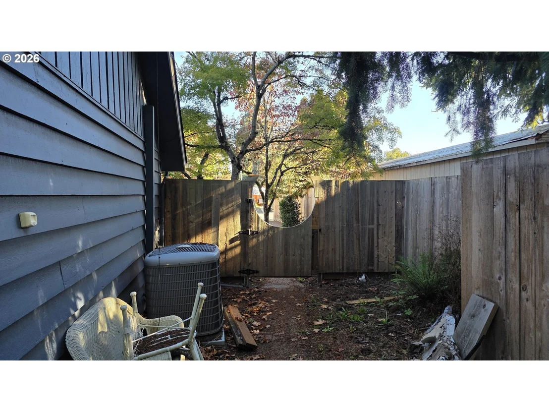 Photo of 551 SHIRE CT