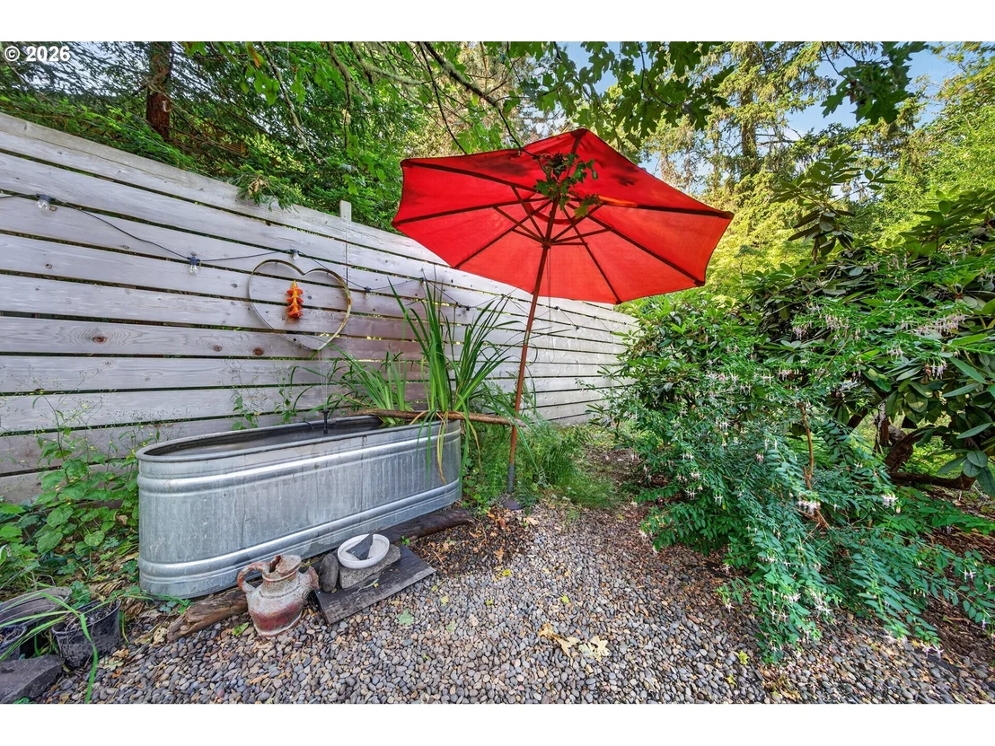 Photo of 390 HUNINGTON AVE