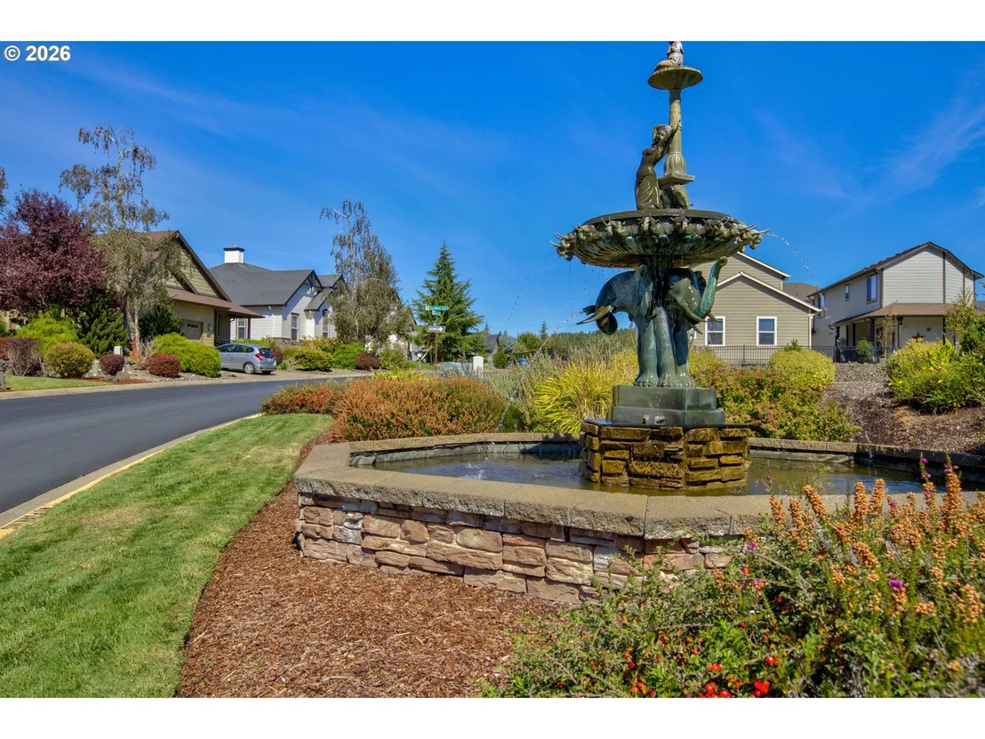 Photo of 582 FAIRWAY ESTATES DR