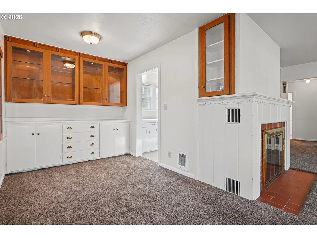 Photo of 890 E 22ND AVE