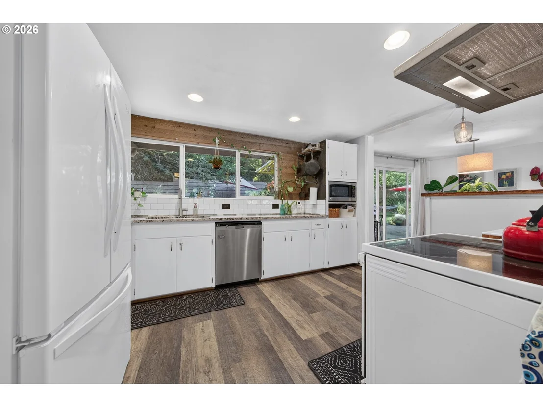 Photo of 390 HUNINGTON AVE