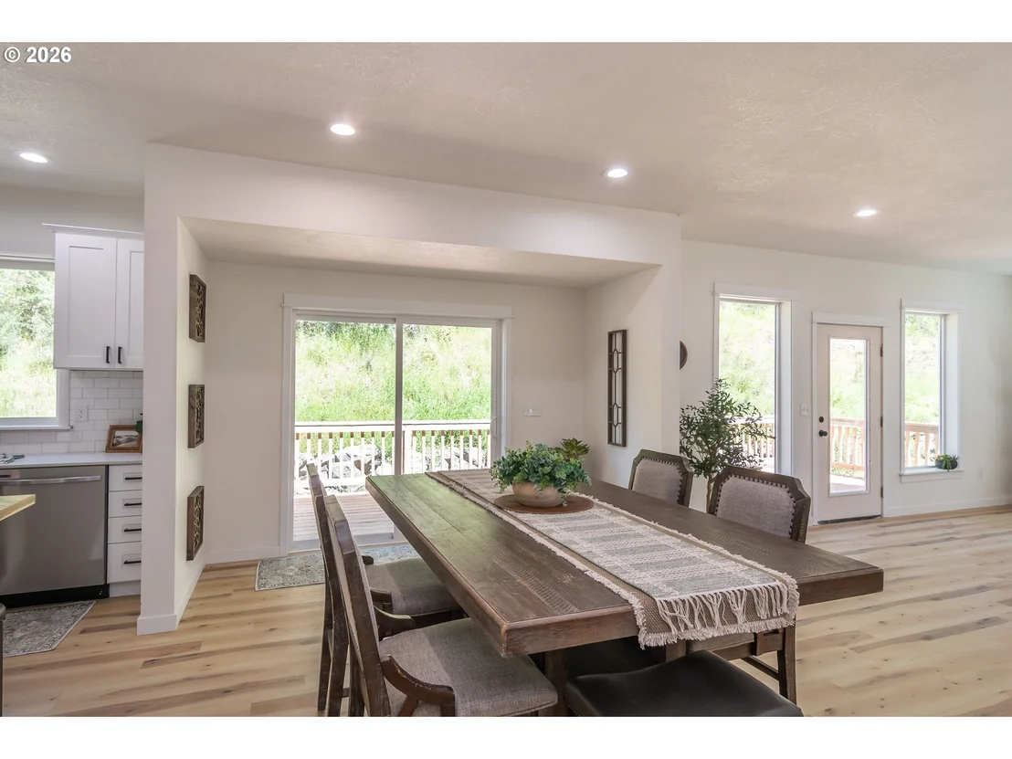 Photo of 492 TERRACE DR