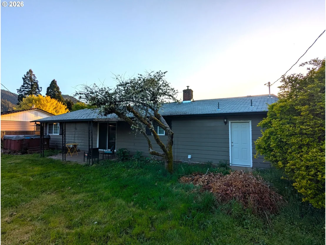 Photo of 76501 PORTAL DR
