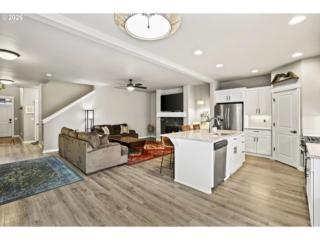 Photo of 60439 HEDGEWOOD LN
