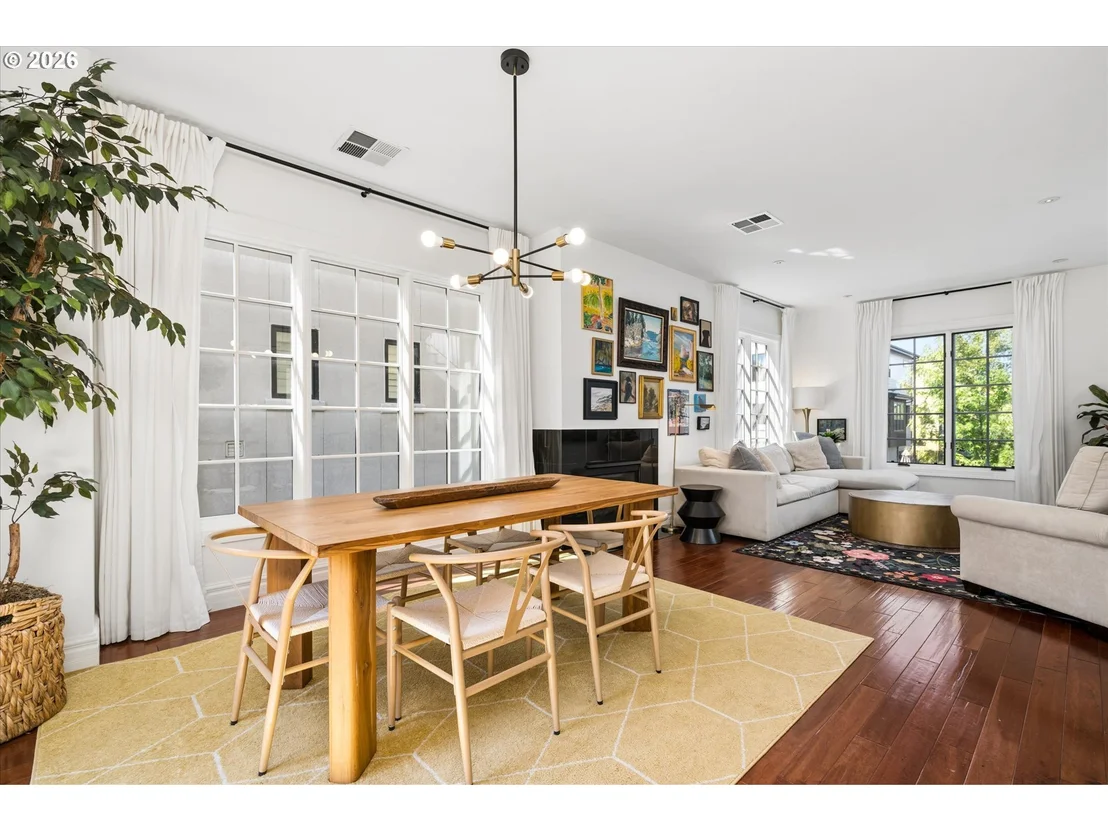 Photo of 2883 LORD BYRON PL