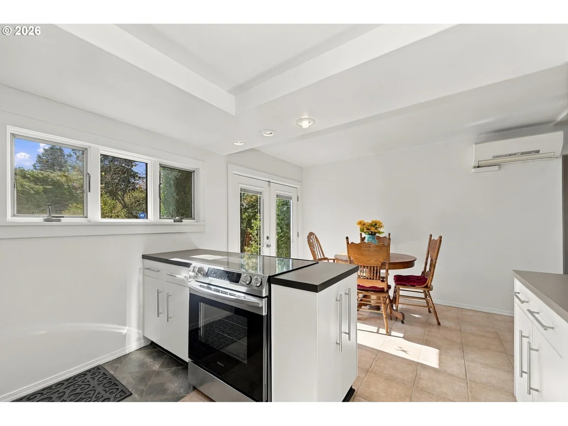 Photo of 580 HORN LN