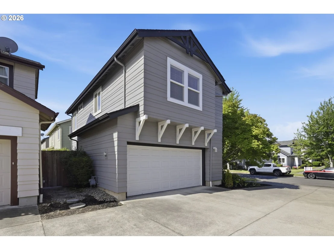 Photo of 1637 HAMLET LN