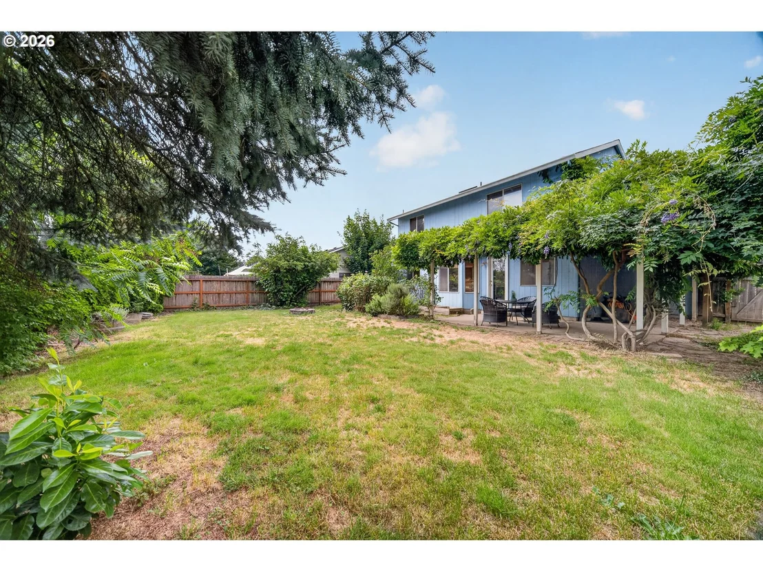 Photo of 212 SUNSET DR