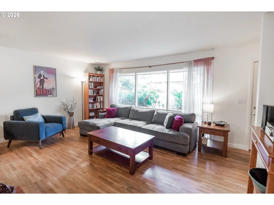 Photo of 541 W 21ST AVE
