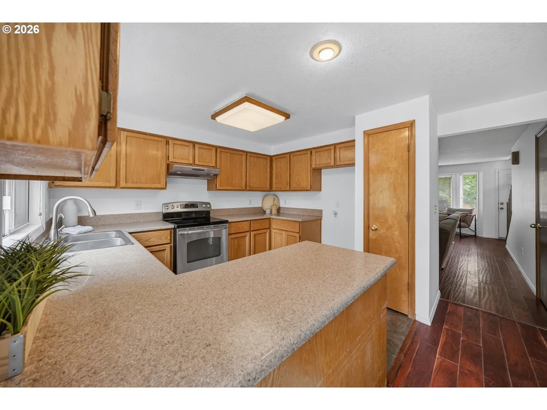 Photo of 212 SUNSET DR