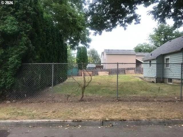 Photo of 707 NE 2ND ST