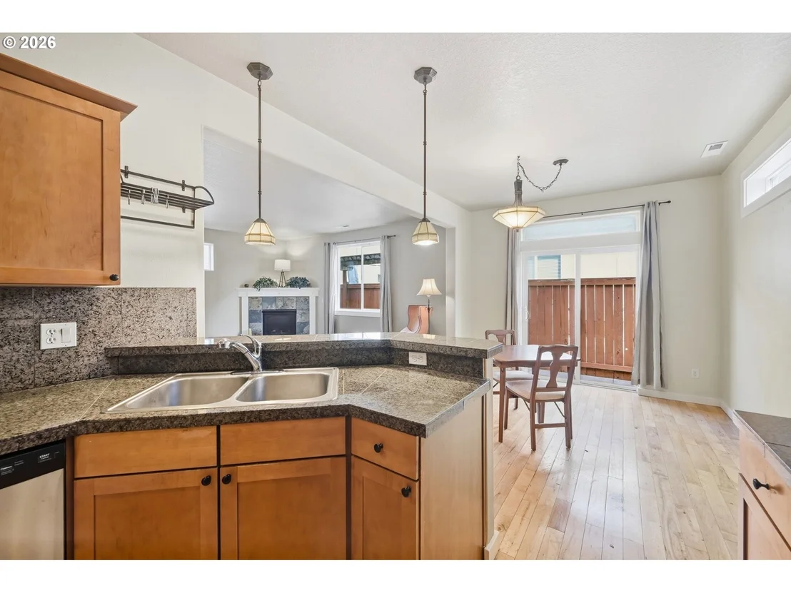Photo of 2465 PARK VIEW DR