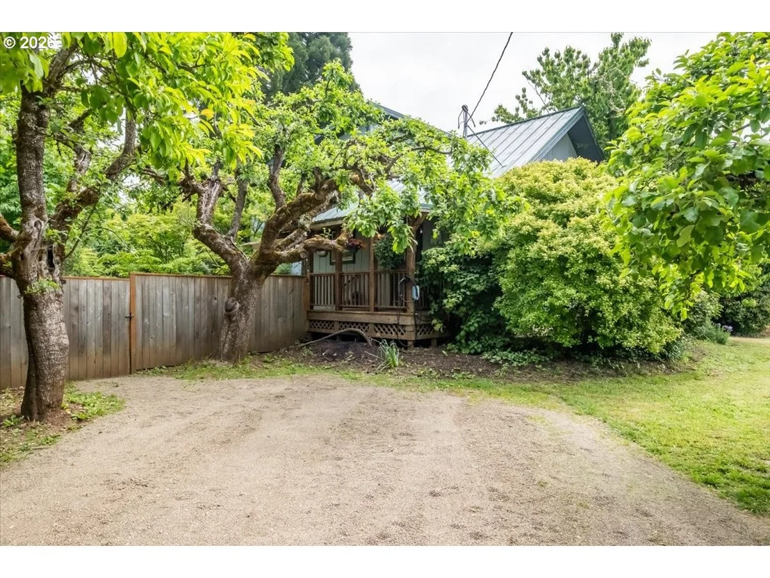 Photo of 25159 GRANGE HALL RD