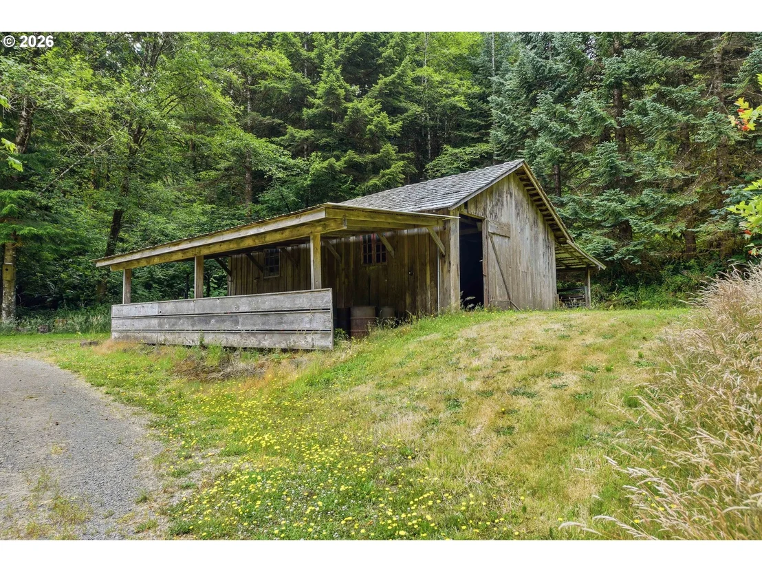 Photo of 61370 OLD WAGON RD