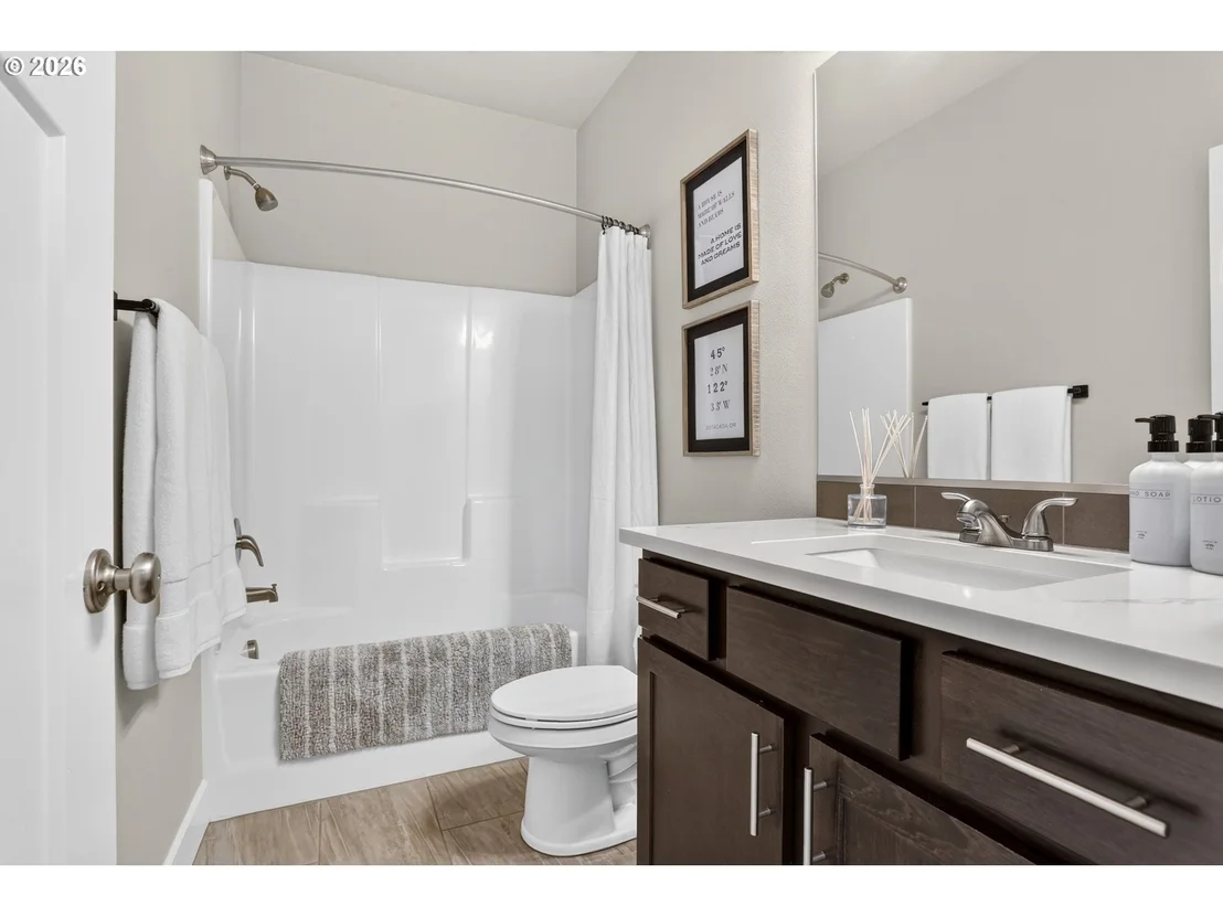 Photo of 1094 NE REGAN HILL LOOP