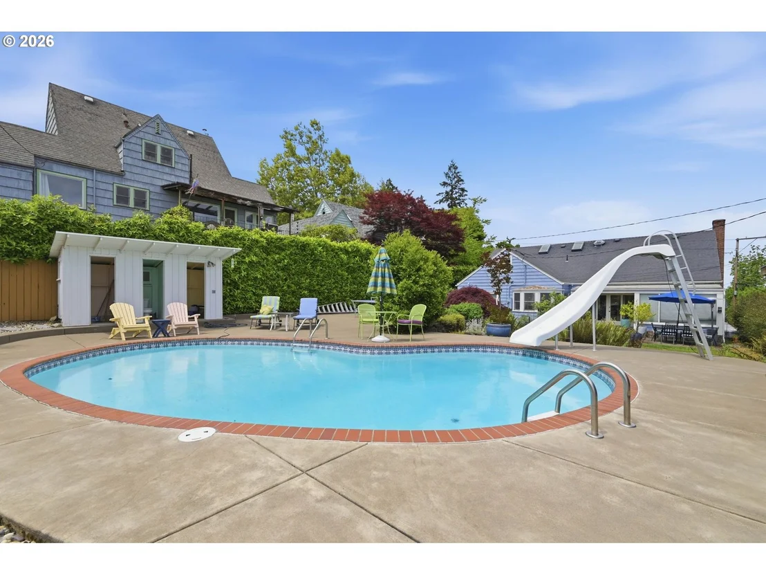 Photo of 28 W 22nd AVE