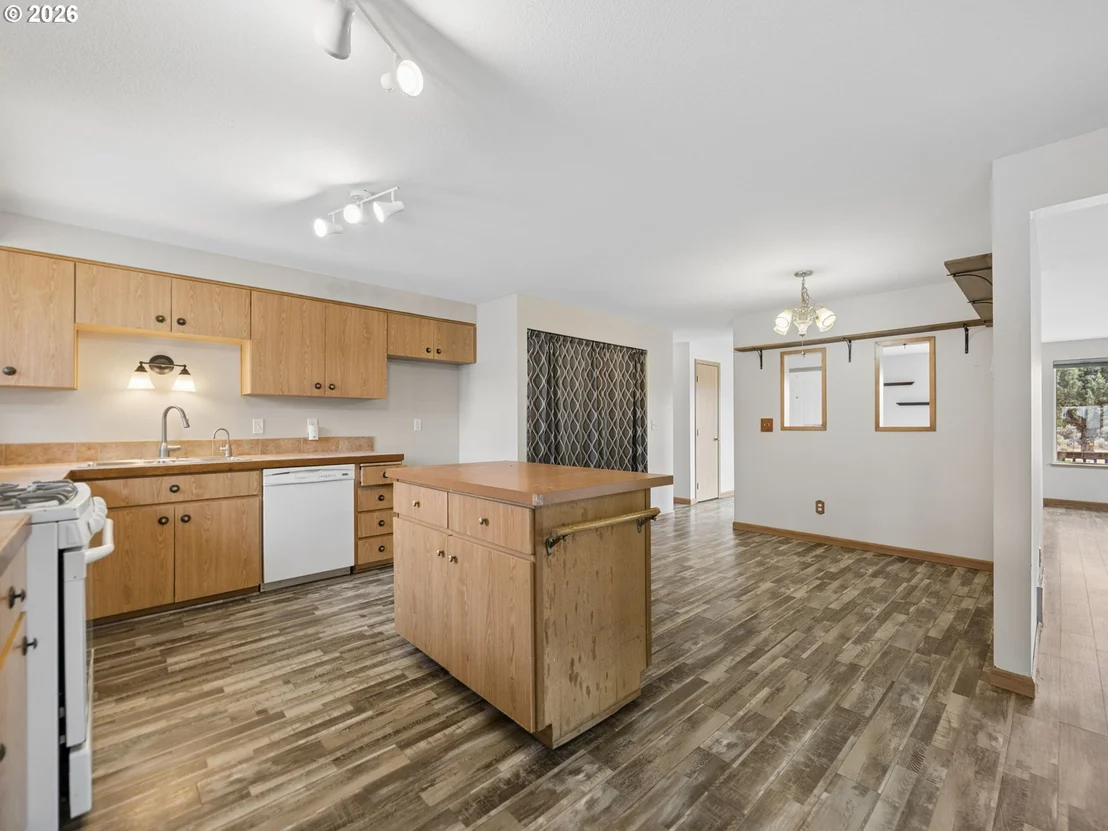 Photo of 12866 SE DAVIS LOOP