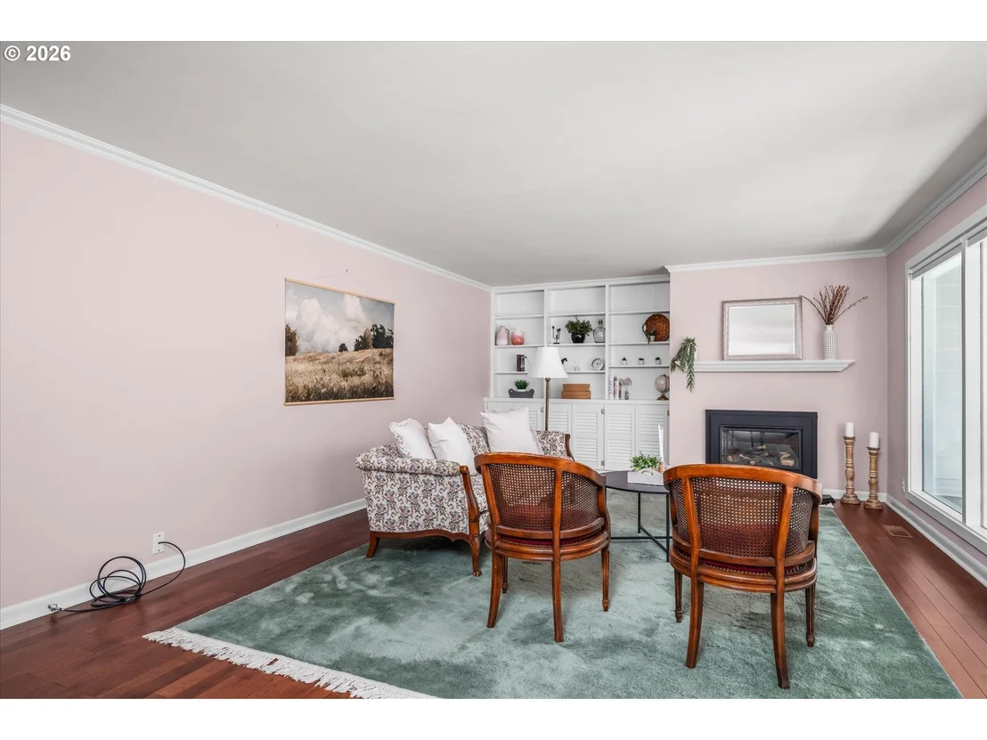 Photo of 243 DARTMOOR DR