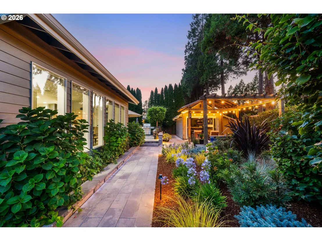 Photo of 673 SHORELINE WAY