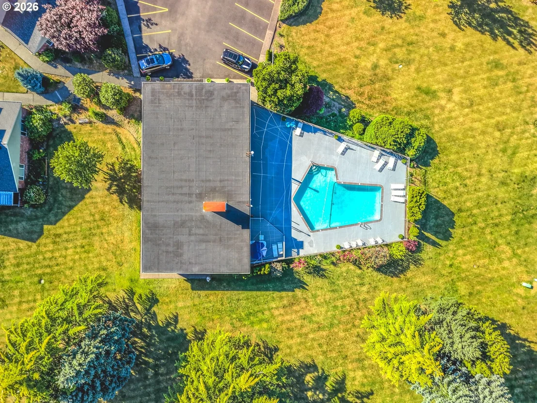 Photo of 1802 NE HOGAN DR