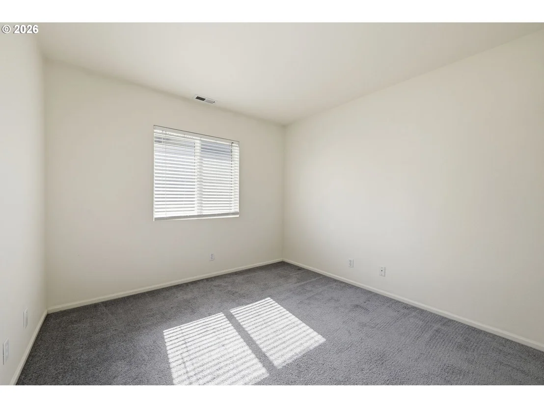 Photo of 1637 HAMLET LN