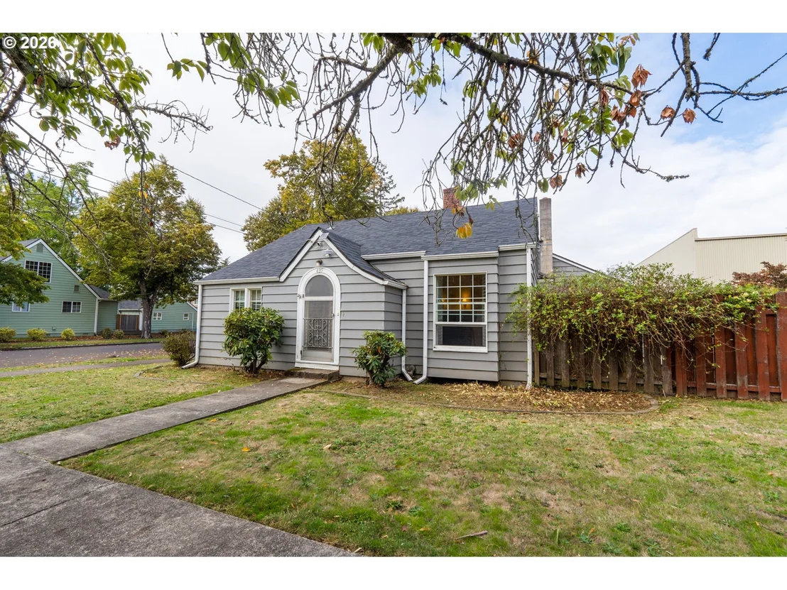 Photo of 495 20TH ST SE