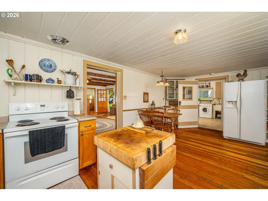 Photo of 40168 BOOTH KELLY RD