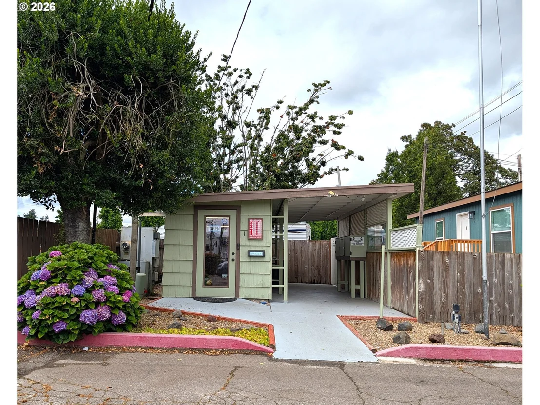 Photo of Unit A at 4531 FRANKLIN BLVD