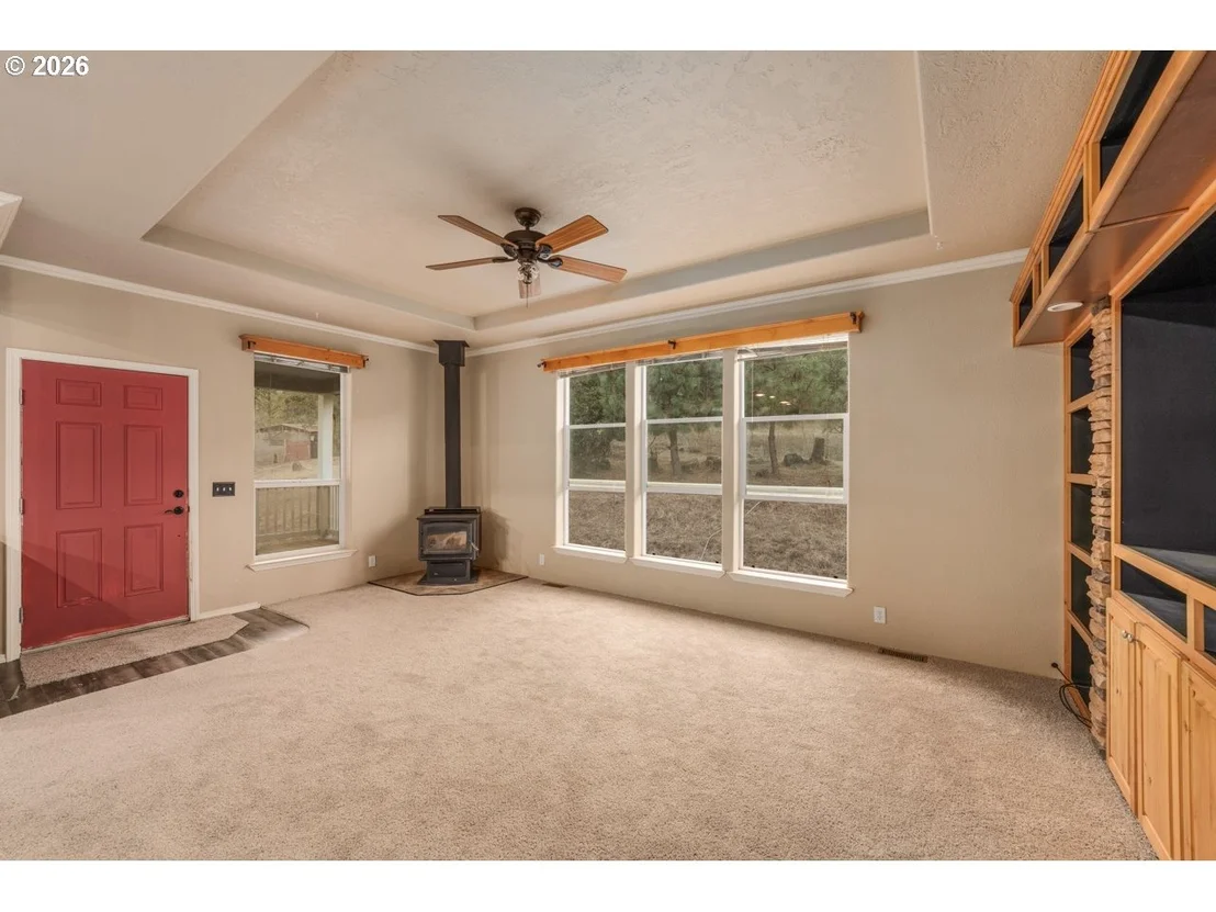 Photo of 1623 LOWER CREST RD