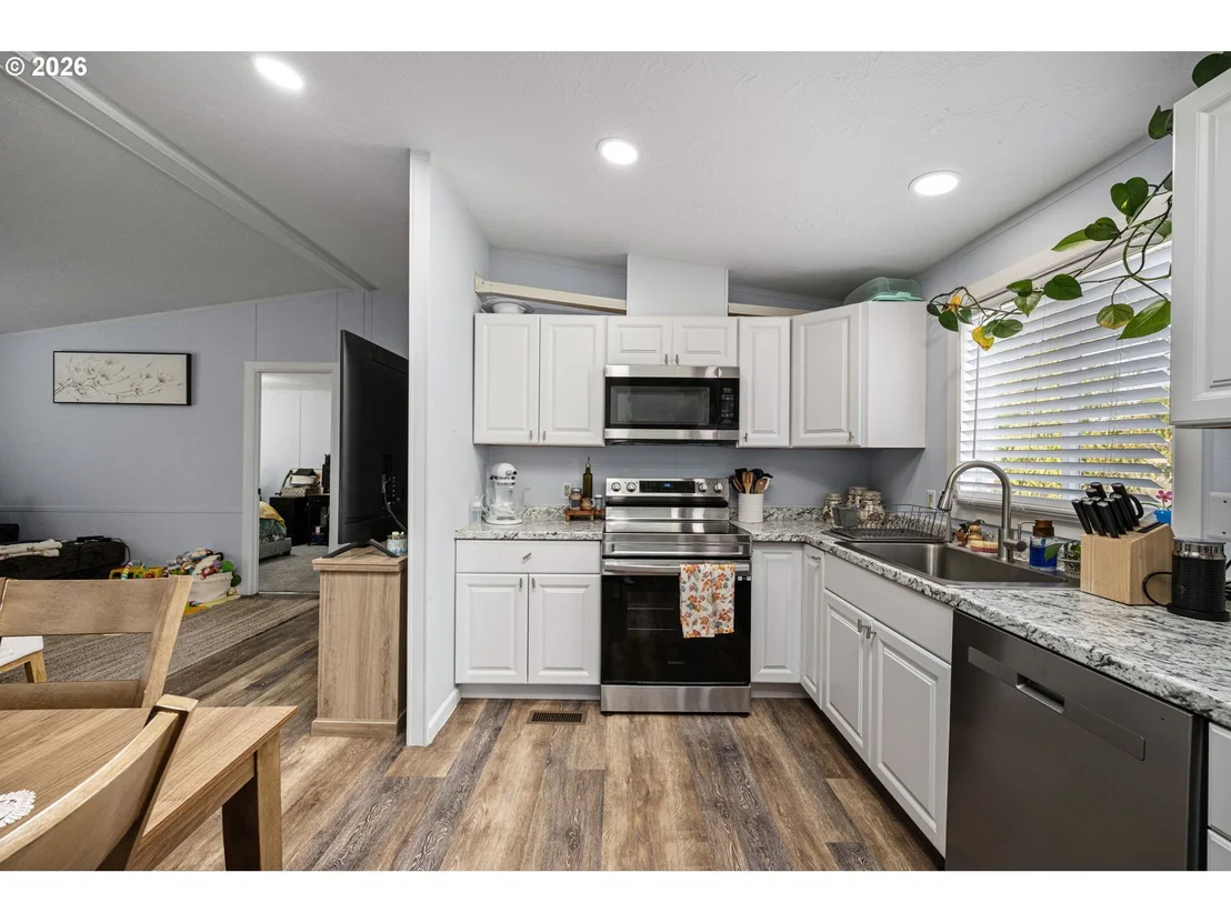 Photo of 518 SCOTTS GLEN DR