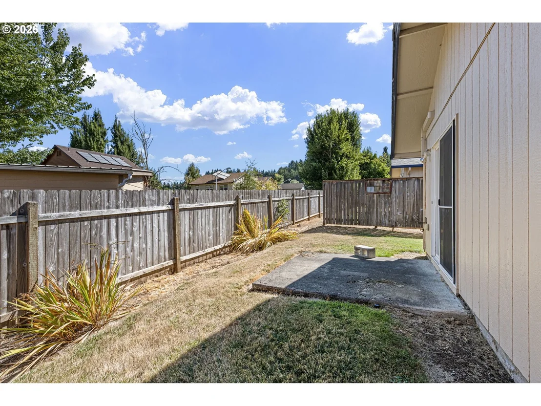 Photo of 850 E BENJAMIN AVE