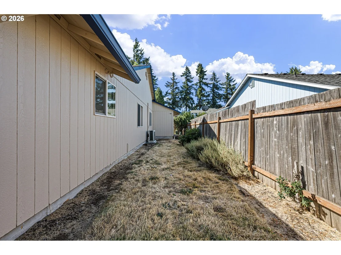 Photo of 850 E BENJAMIN AVE