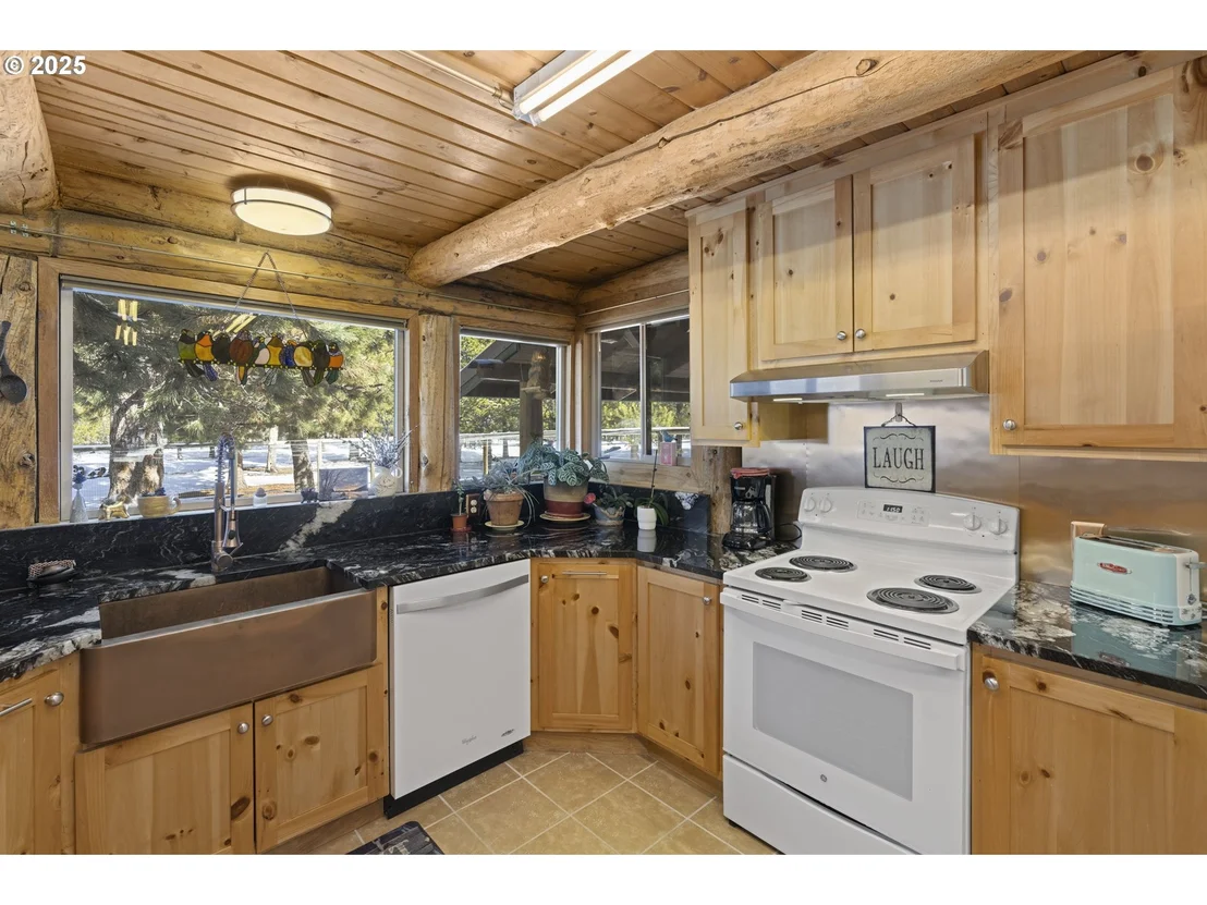 Photo of 140643 KAMLOOP LN