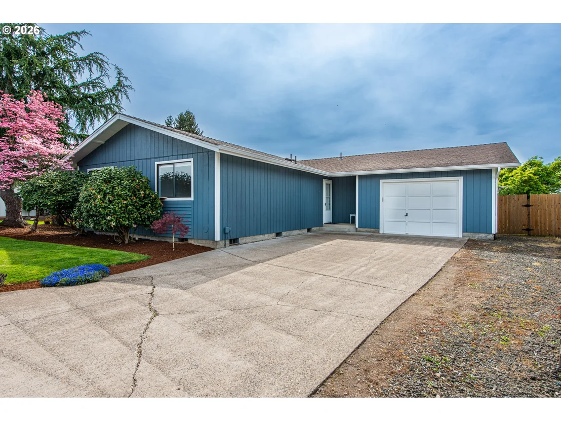 Photo of 1121 CEDAR PL