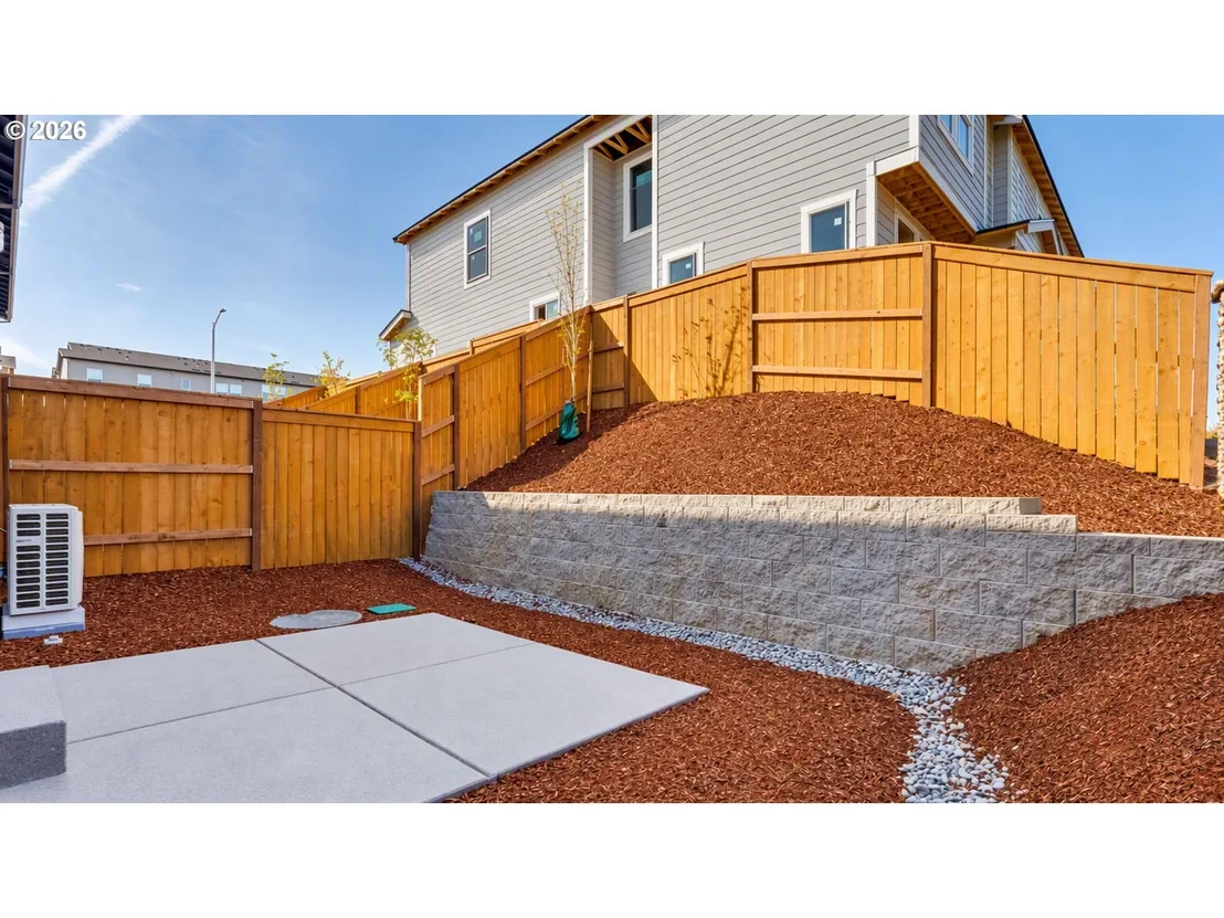 Photo of 1407 SE ROSEFINCH AVE