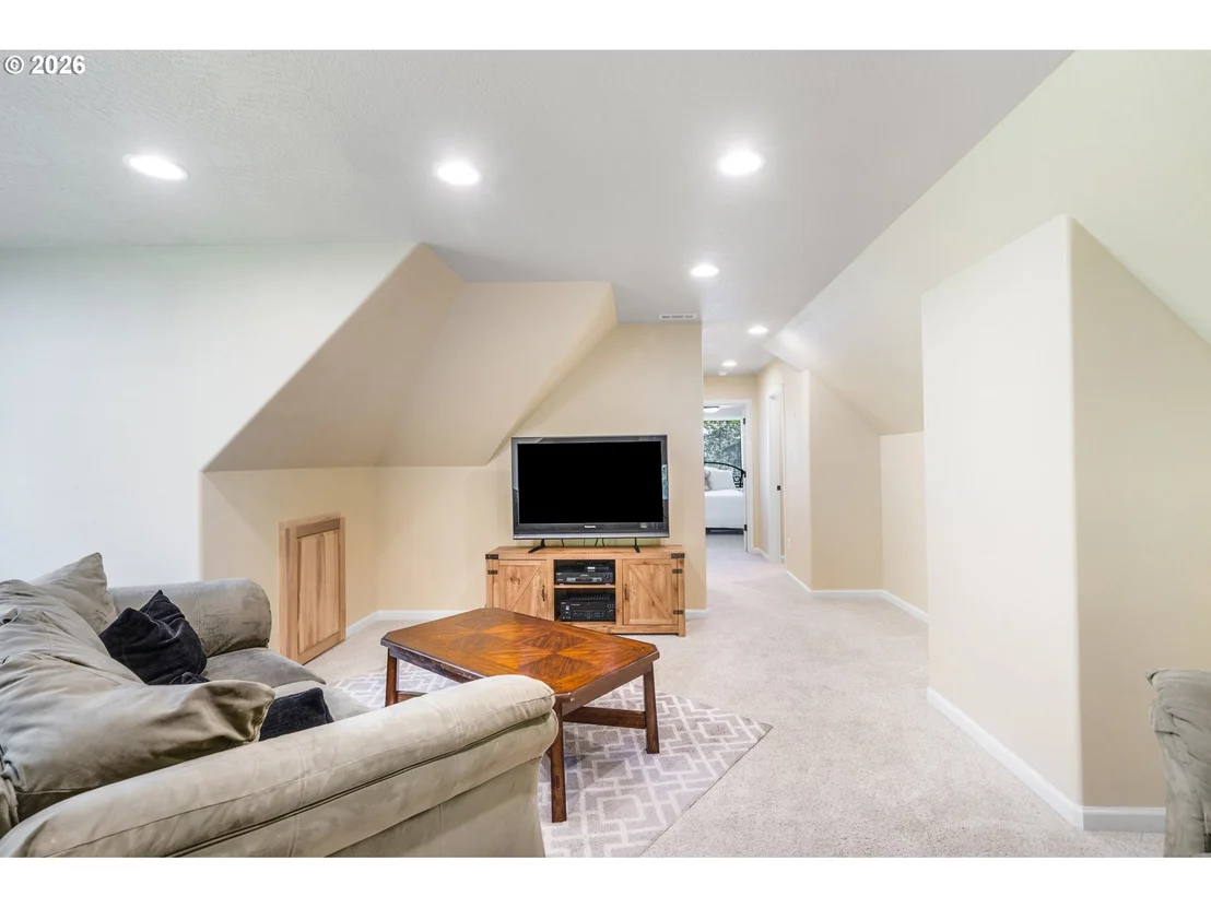 Photo of 6084 FERNHILL LOOP
