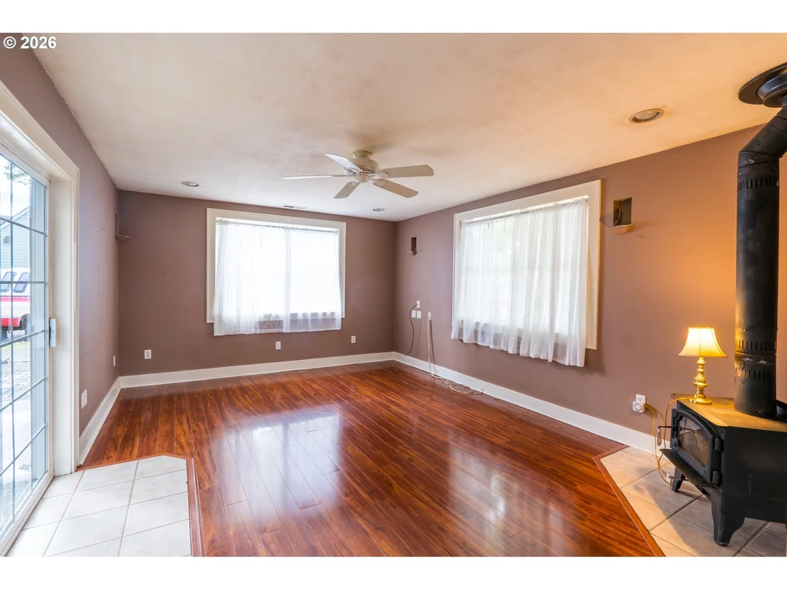 Photo of 495 20TH ST SE