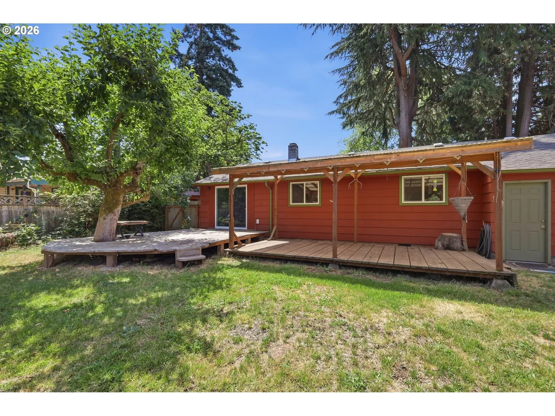Photo of 605 KOURT DR