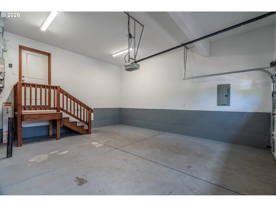 Photo of 2013 NW BELLA VISTA DR