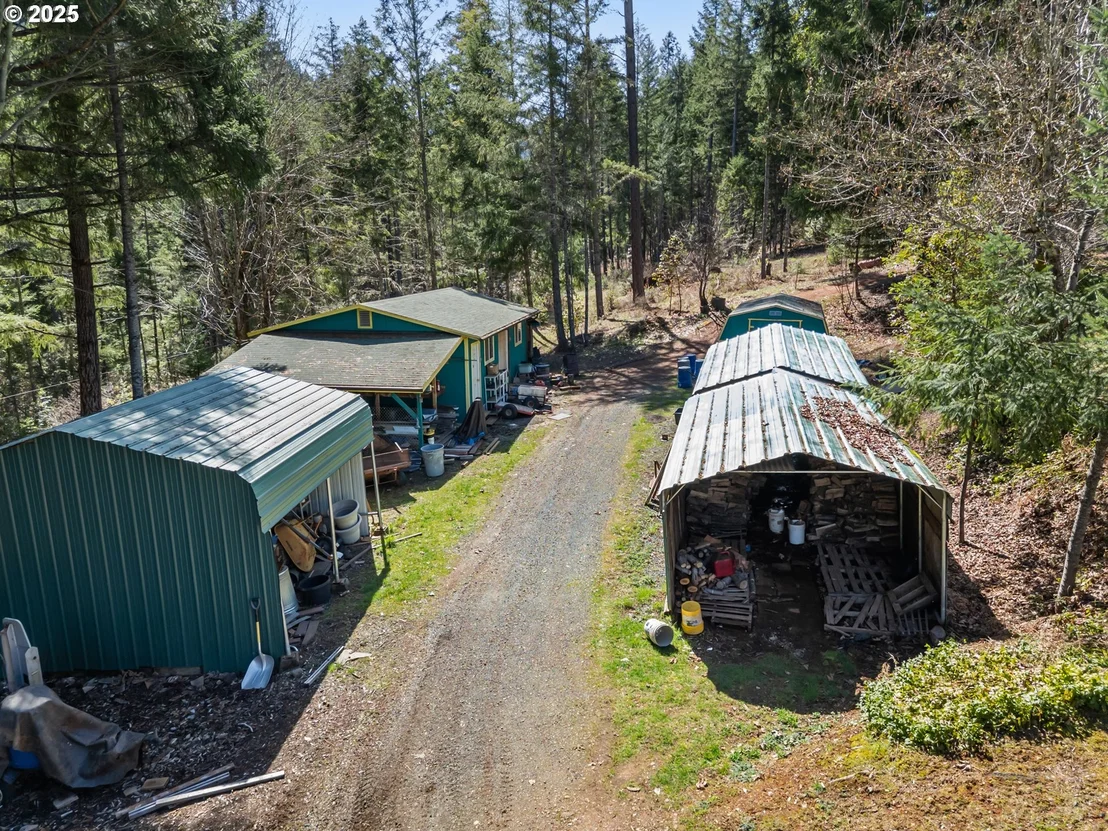 Photo of 520 BRIMSTONE RD