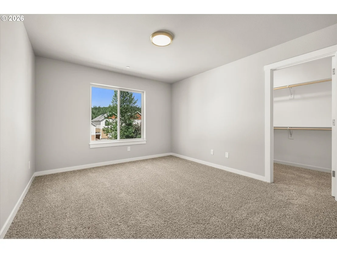 Photo of 177 NW MAWRCREST AVE