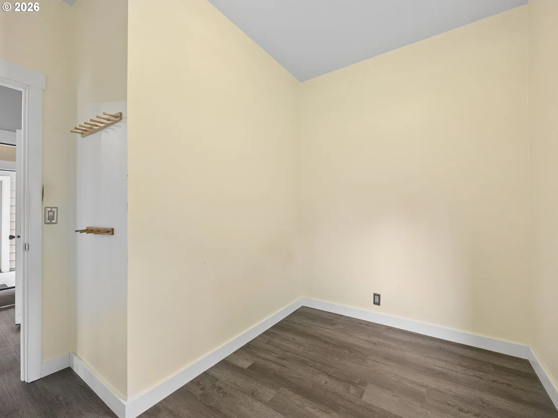 Photo of 40189 LAUREL ST