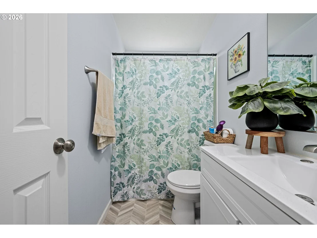 Photo of 518 SCOTTS GLEN DR