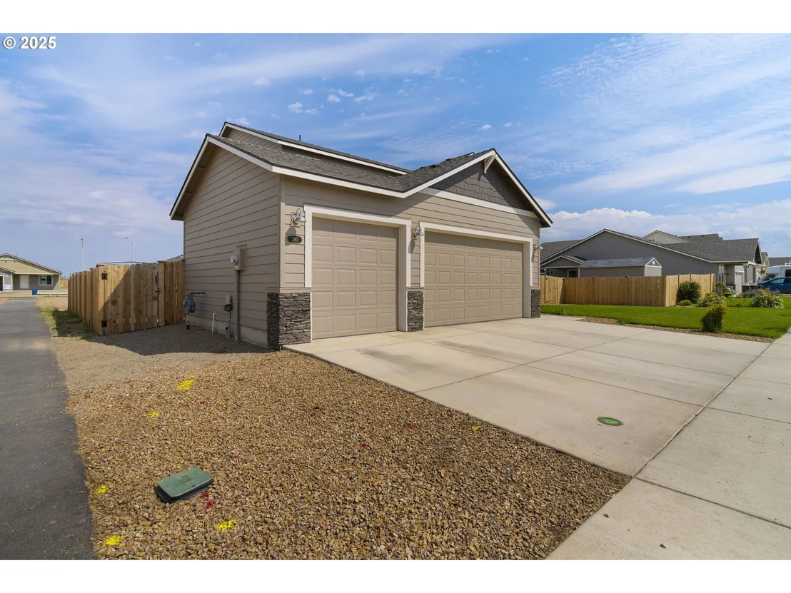 Photo of 280 NW DOUBLE EAGLE AVE