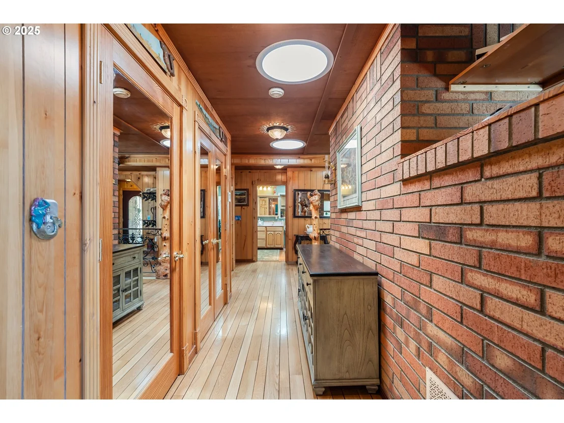 Photo of 520 BRIMSTONE RD