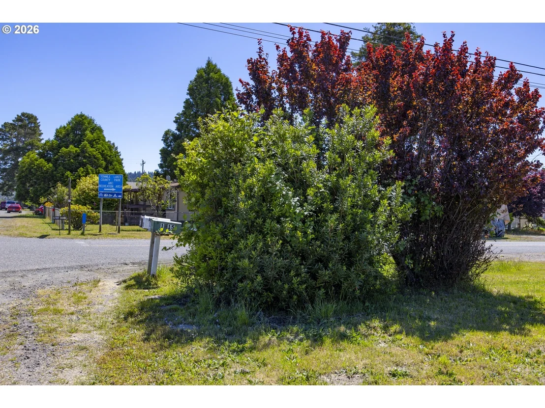 Photo of 1025 N LAKE RD