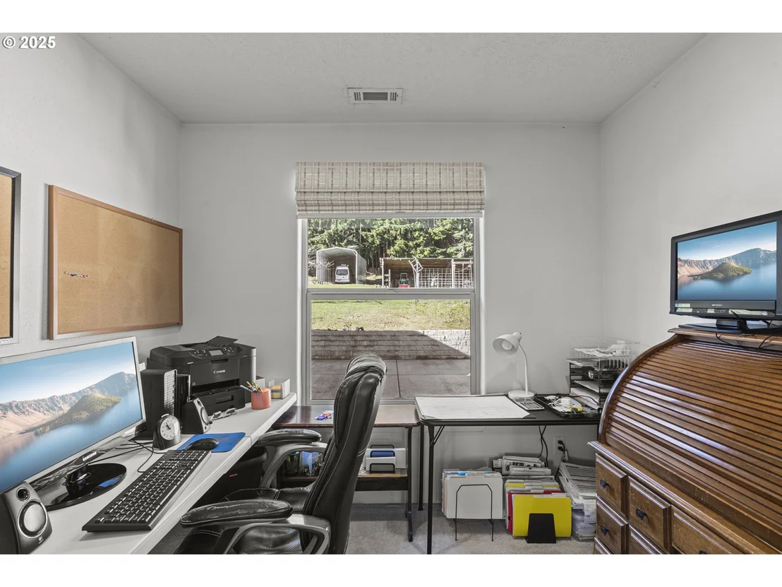 Photo of 889 H AVE